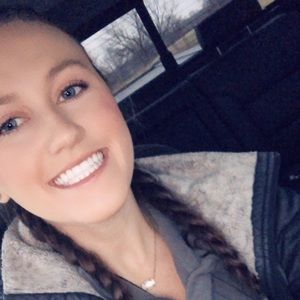 Meet your Posher, Hailey